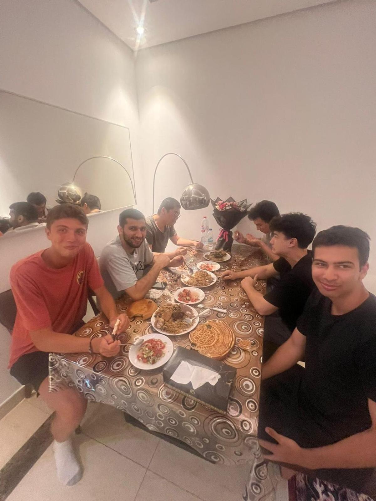 Downtown Holiday'S - 1 Min To Dubai Mall & Burj Khalifa Hostel Εξωτερικό φωτογραφία